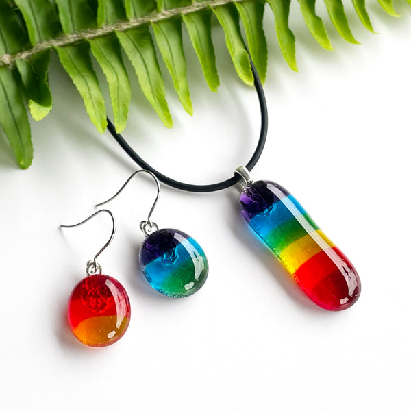 Pride  | Free to be | Rainbow pendant