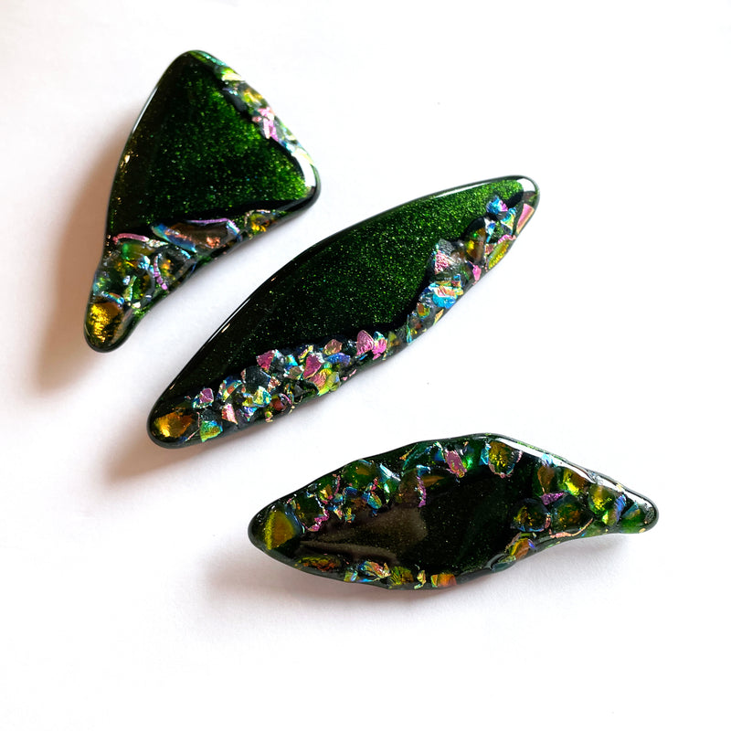 Brooch | Shimmering green + dichro