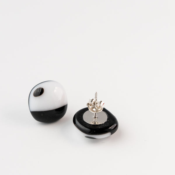 Black & White | Stud earrings